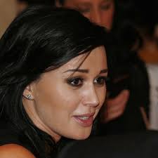 Телезрители россии и постсоветского пространства знают ее как искрометную и острую на язык вику из популярного. Doch Zavorotnyuk Rasskazala O Sostoyanii Zdorovya Aktrisy Kino Kultura Lenta Ru