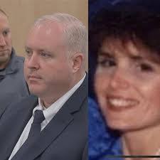 Janet Downing's Instagram, Twitter & Facebook