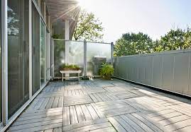 Sekey balkon sichtschutz hdpe 220g m wind und uv schutz wetterfest leicht transparent mit nylon kabelbinder und kordel graue streifen 14 99 39 99 auf wunschzettel 1. Balkon Vor Wind Schutzen Wissenswertes Zu Windschutz Aus Plexiglas