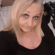 Loni Anderson, who played a struggling radio station's empowered  receptionist Jennifer