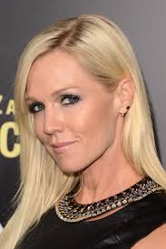 Happy birthday to actor 𝐉𝐞𝐧𝐧𝐢𝐞 𝐆𝐚𝐫𝐭𝐡, born April 3, 1972 in  Urbana, Ill. She is known for starring as Kelly Taylor throughout the  𝐁𝐞𝐯𝐞𝐫𝐥𝐲 𝐇𝐢𝐥𝐥𝐬, 𝟗𝟎𝟐𝟏𝟎 franchise and Val Tyler