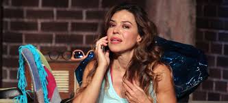 Αποχαιρετώντας τη θεία της ναταλία μελά, εγγονή του μακεδονομάχου παύλου μελά. Natalia Dragoymh Archives Paraskhnio Gr