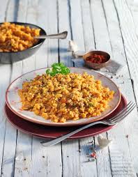 Pikantes Tomaten Reisfleisch Mit Paprika Und Zwiebel Reisfleisch Con Carne Hauptgericht
