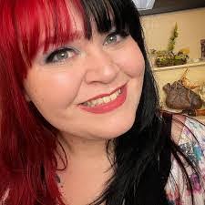 Katelyn Bonner's Instagram, Twitter & Facebook