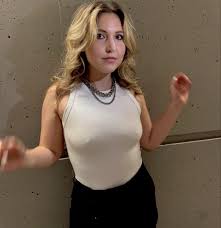 Taylor Tomlinson : rcelebnipvisibility