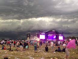 Redactie 3voor12 , 10 juni 2014 Begin Van Het Noodweer Boven Het Pinkpop Terrein 2014 Barst