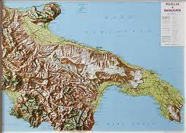 Una vacanza può essere un'esperienza di viaggio irripetibile, salento si trova più sud orientale della penisola tacco. Puglia E Basilicata Cartina Regionale In Rilievo 99x72 Cm Mappa Carta L A C Ebay