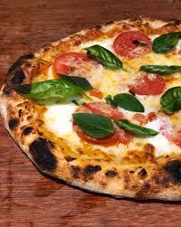 cozinhadare oficial shared a photo on instagram pizza sourdough corre ver nos stories que ta rolando um passo a passo essa e uma marguerita minha prefer i 2021