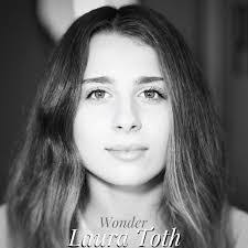 Laura Toth's Instagram, Twitter & Facebook