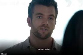 Levi panics when he sees Mac commit suicide.