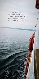 Ama Birseyler Kaliyor Gecmisten Bir Turlu Kabuk Baglamayan Inceden Sizlayan Bir Yara Resimli Alintilar Ozlu Sozler Resimler