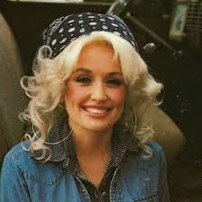 Dolly Parton the iconic country music singer, known for her numerous  achievements over the years, has recently made a significant statement  about her past. The revelation has taken many by surprise, and