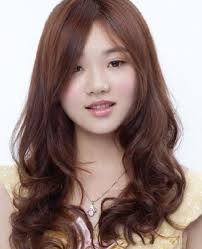 Jika anda mencari gaya rambut untuk wajah bulat tetapi juga menginginkan gaya rambut pendek, maka ini dia! Model Rambut Wanita Gemuk Wajah Bulat