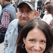 Jillian Bond's Instagram, Twitter & Facebook