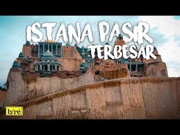 Pasir ini memiliki tekstur yang lembut dan sangat halus. Istana Taman Cadas Istana Pasir Cilegon Wisata Cilegon Banten Drone View Youtube