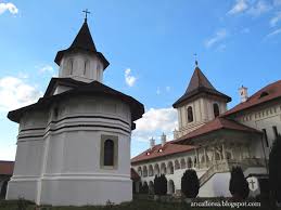 Complexul turistic sambata de sus, este situat la mai putin de 30 de km de fagaras, si este un important centru turistic zonal. Destinatiidevacanta Blogspot Com MÄƒnÄƒstirea Brancoveanu SambÄƒta De Sus