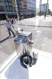 This Porta Potty Was An Experimental Art Piece Toying With The Concepts Of Privacy And Voyeurism Public Bathrooms Mirrored Glass Glass Bathroom