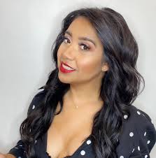 Linda Valenzuela Salon