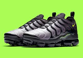 Nike Vapormax Plus Neon 95 Release Info Designer Sneakers Mens Sneakers Men Mens Sport Sneakers