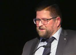 Fluorn-Winzeln: Bürgermeister Rainer Betschner im Amt verpflichtet