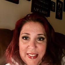 Kerri Moreau's Instagram, Twitter & Facebook