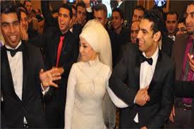 صور الاعب الشهير محمد صلاح و زوجتة ما جي. ÙÙŠØ¯ÙŠÙˆ Ù†Ø§Ø¯Ø± Ù„Ø±Ù‚Øµ Ù…Ø­Ù…Ø¯ ØµÙ„Ø§Ø­ ÙÙŠ Ø­ÙÙ„ Ø²ÙØ§ÙÙ‡ Ø¨ÙˆØ§Ø¨Ø© Ø£Ø®Ø¨Ø§Ø± Ø§Ù„ÙŠÙˆÙ… Ø§Ù„Ø¥Ù„ÙƒØªØ±ÙˆÙ†ÙŠØ©