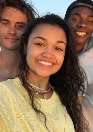 Madison Bailey Talks Outer Banks's "Crazy" Second Season and Her Bond With  Rudy Pankow