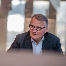 Meninger dette er et debattinnlegg. E04 Geir Oivind Gulliksen Ceo I Crayon As Er Usa Et U Land I Gucci Belte By Raiona Teknologiledelse A Podcast On Anchor