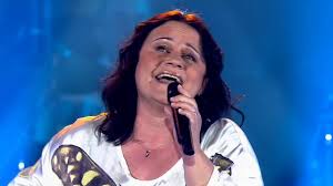 L'époustouflante prestation de leona winter, le transformiste de perpignan, met le feu au plateau. Virginie Vetrano Youtube