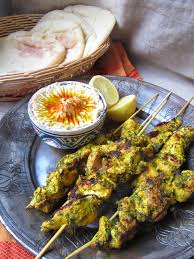 La Cuisine D Ici Et D Isca Brochettes De Poulet A La Libanaise Cuisine Libanaise Brochette Poulet Recette