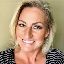 Woman Breaks Leg Walking On the Beach, Falling Into Hole In Sand