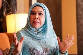 Hajjah hasmizah othman dato seri vida. Datuk Vida The Woman Out To Prove Everything Is For Sale Including Football S Macho Men Video Malaysia Malay Mail