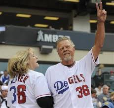 Aybar infield single to shortstop. Weaver Vs Weaver Duel A Dud Dodgers Beat Angels The San Diego Union Tribune