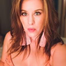 Danielle Nitz (iconiqindustries)