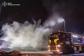 Росіяни атакували Україну 163 дронами. Під ударом була багатоповерхівка в Одесі. Читайте на UKR.NET