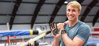 Piotr lisek (born 16 august 1992 in duszniki zdroj) is an athlete who competes internationally for poland. Najlepszy Polski Skoczek O Tyczce Trenuje Juz W Cos Piotr Lisek Marze O Medalu W Tokio