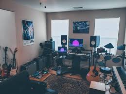 Live In An Apartment And Have No Space For A Home Studio Check Out These 11 Awe Inspiring Home Studio I Home Music Rooms Home Studio Setup Music Studio Room