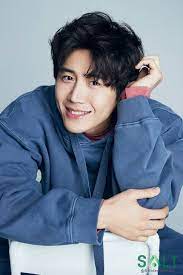 Menurut salt entertainment, kim seon ho berdonasi sebagai bentuk syukur dan terima kasih atas apa yang diterimanya dari penggemar. Actor Kim Seonho Revealed He Is Having A Severe Trauma After He Saw His Mother S Stabbed With A Knife By A Robber When He Was Younger
