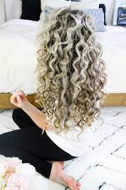 Watch This Beautiful Natural Looking Voluminous Tight Curls Tutorial To Add Some Texture And Volume To Your Lo Curls For Long Hair Long Curls Curly Hair Styles