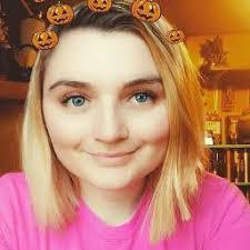 Amber Derryberry's Instagram, Twitter & Facebook