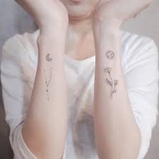 Tattoo Tattoos Minitattoo Linetattoo Simpletattoo Smalltattoo Wittybutton Flowertattoo Moontattoo Tattoo Ideen Tattoo Ideen Klein Sternzeichen Tattoos
