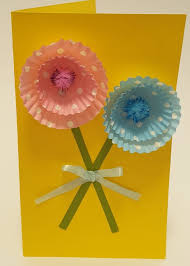 When i worked at a bath store in college, mother's day weekend was one of our busiest times of the entire year. Cupcake Liner Flowers Crafts Creative Art And Craft For Children