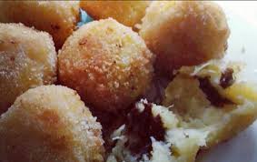 Cukup pakai beras yang ada saja di rumah, tapi ubah cara masaknya. Cemilan Sehat Renyah Kue Praktis