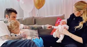 Up to 60% off · top trends · browse multiple shops Chiara Ferragni E Fedez L Arrivo Di Vittoria A Casa Video Io Donna