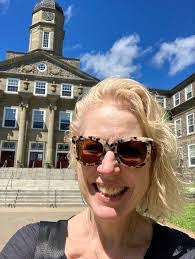 Christine Streeter's Instagram, Twitter & Facebook