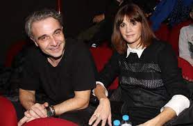 Στο κέντρο της πόλης βρέθηκε η άννα μαρία παπαχαραλάμπους και ο φωτογραφικός φακός του yupiii ήταν. Anna Maria Papaxaralampoys Sthn Arxh Me Ton Fanh Krybame Th Sxesh Mas