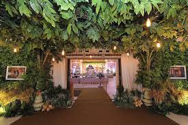 Pernikahan Adat Jawa Kental Di Kota Semarang The Bride Dept Tempat Pernikahan Pernikahan Latar Belakang Pernikahan