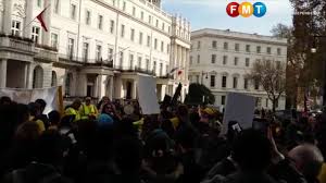 Protesters in the bersih 5.0 rally on nov 19, 2016 demanded prime minister najib razak to step down and called for fair elections. Bersih 5 Protest At Malaysia High Commission In London Youtube
