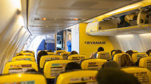 Dimensioni, peso e numero consentiti, priorità di imbarco il bagaglio a mano ryanair è per molti viaggiatori un vero incubo. Ryanair Cosa Si Puo Portare Nel Bagaglio A Mano Regole E Oggetti Vietati
