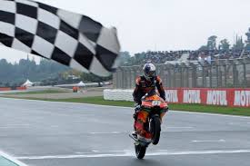 The moto2 class replaced the 250cc class for 2010. Turkish Teen Becomes Youngest Ever Motogp Grand Prix Winner Daily Sabah